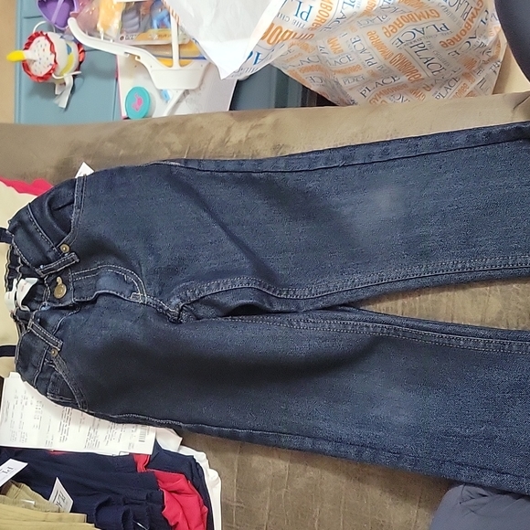 Size 6 Levis - Picture 3 of 4
